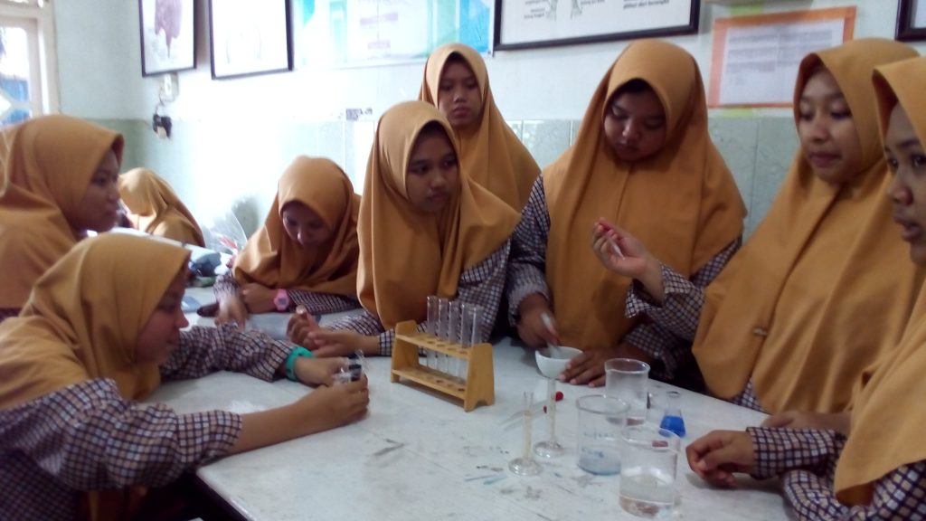 Memehami Lebih Dekat Biologi